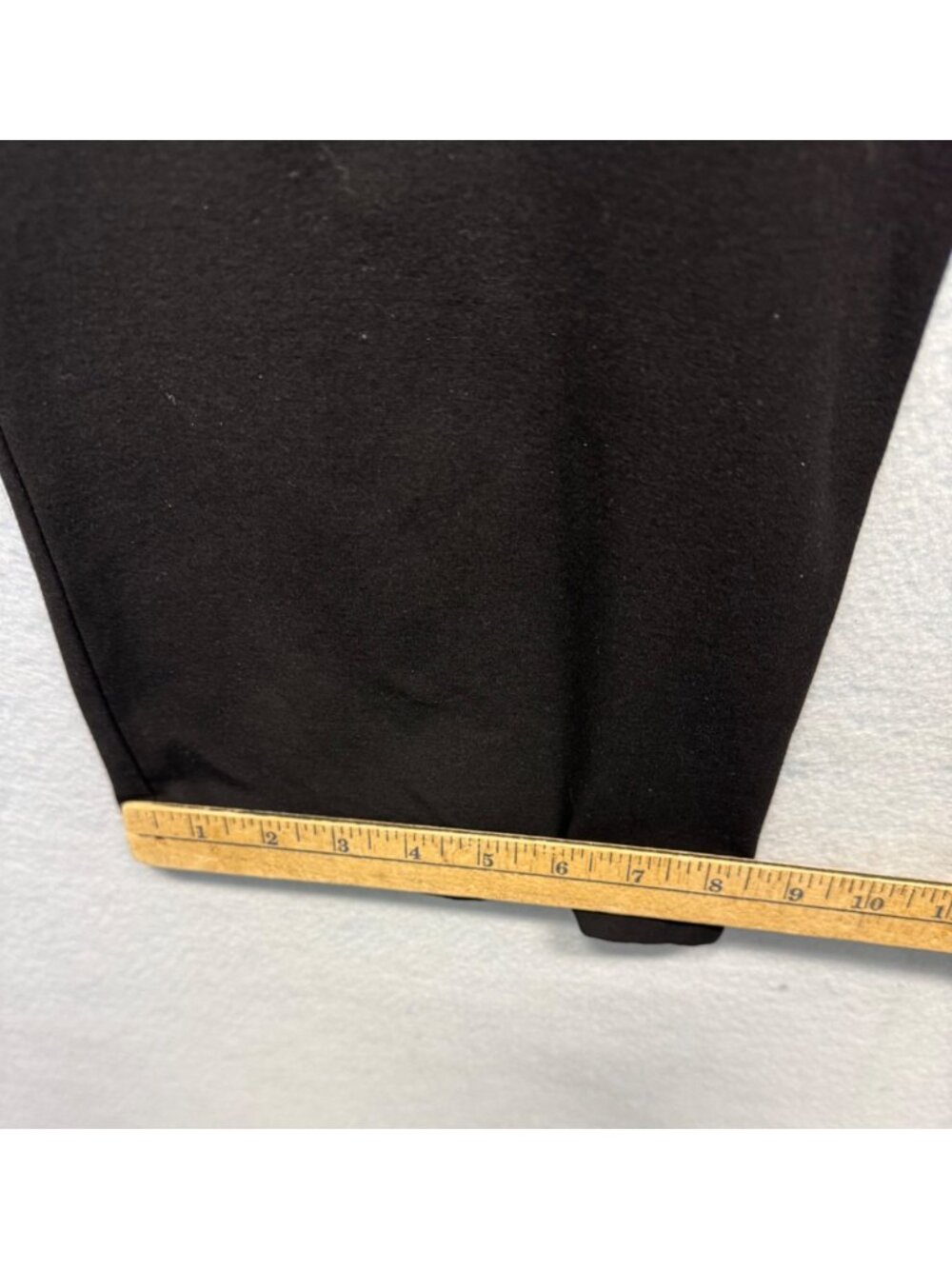 Black Old Navy Essential Stretch Low Waist Cargo Capri Pants Size 8 - Picture 9 of 10